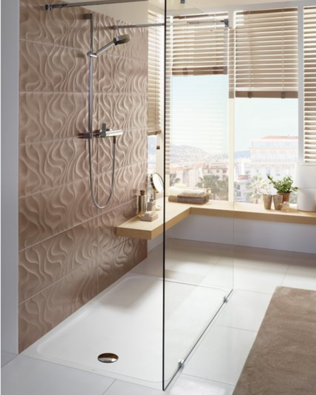 Receveur de douche en céramique, design et robuste à Flassans-sur-Issole près du Thoronet