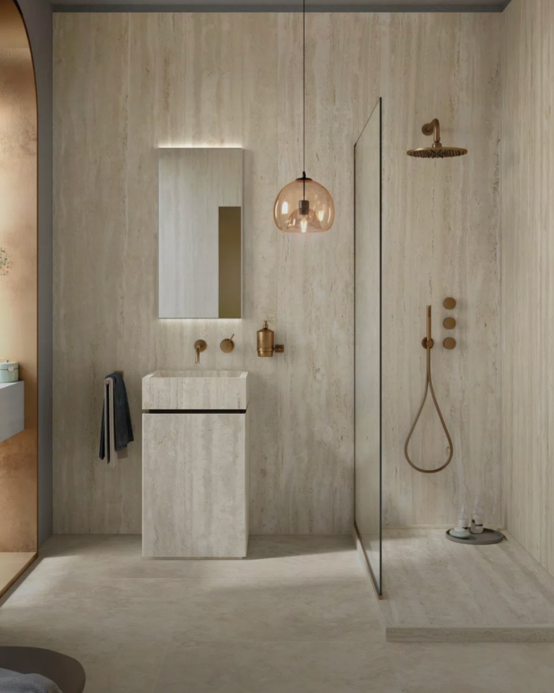 Carrelage imitation travertin vein cut : la tendance haut de gamme pour une salle de bain contemporaine à La Garde près de Toulon