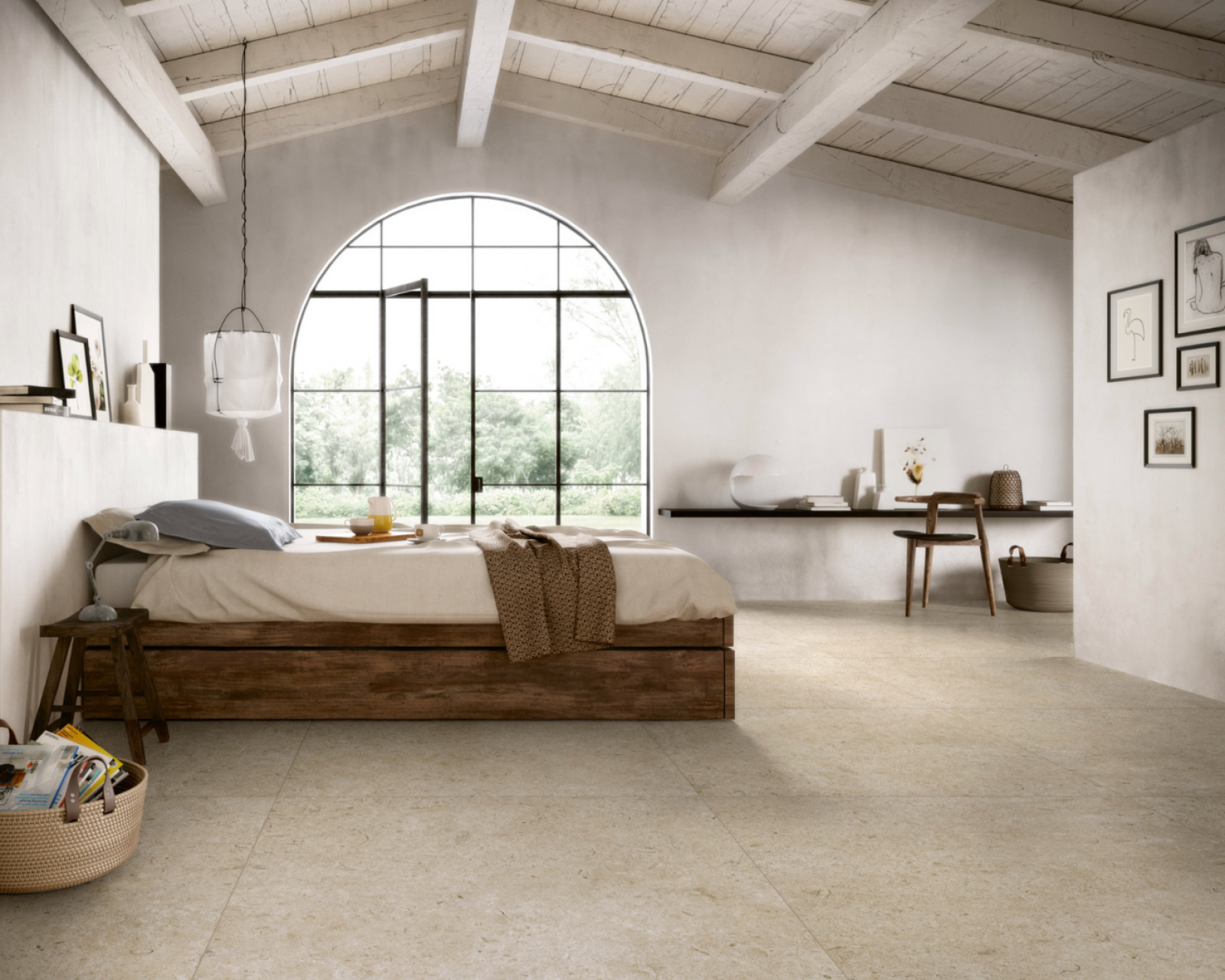 Habiller un intérieur ou une terrasse avec un carrelage imitation pierre naturelle structuré et lumineux à Sanary-sur-Mer près de Six-Fours-les-Plages