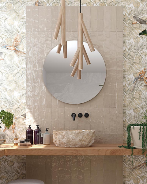 Carrelage effet zellige taupe pour habiller un mur de salle de bain ou une crédence de cuisine dans le Var 83