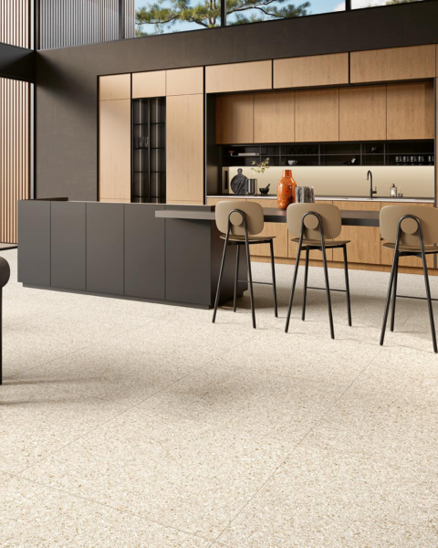 Carrelage effet terrazzo beige clair à La Garde près de Solliès