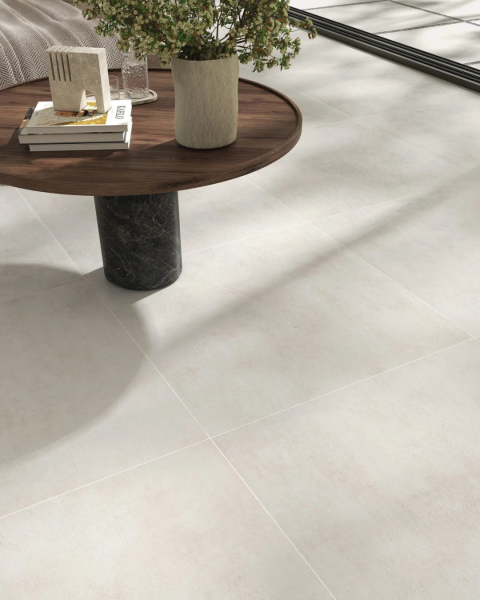 Carrelage effet béton ciré gris clair à La Garde près de La Valette du Var