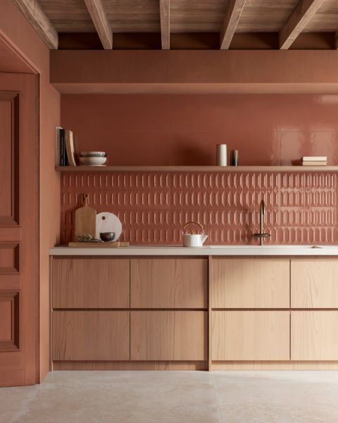 Crédence de cuisine brillante et 3D couleur terra cotta à Puget-sur-Argens près de Saint Raphaël