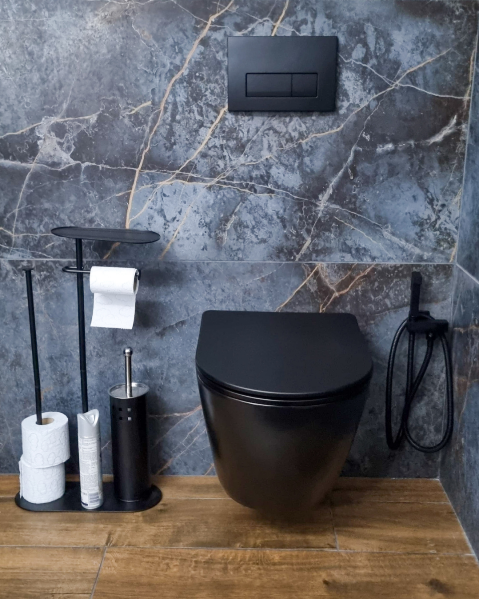 Grands carreaux effet marbre avec veinage pour la salle de bain