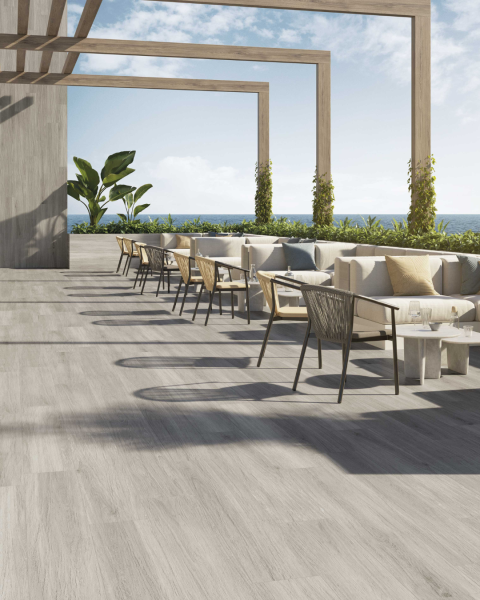 Carrelage effet bois en extérieur pour une terrasse effet bois blanchi