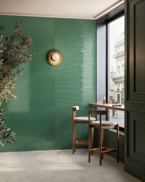 Décorer un mur intérieur avec un carrelage mural brillant couleur vert à Puget sur Argens près de Saint Paul en Forêt