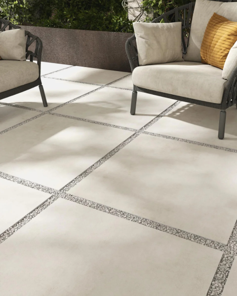 Carrelage pour sol extérieur effet béton à La Garde près de Hyères