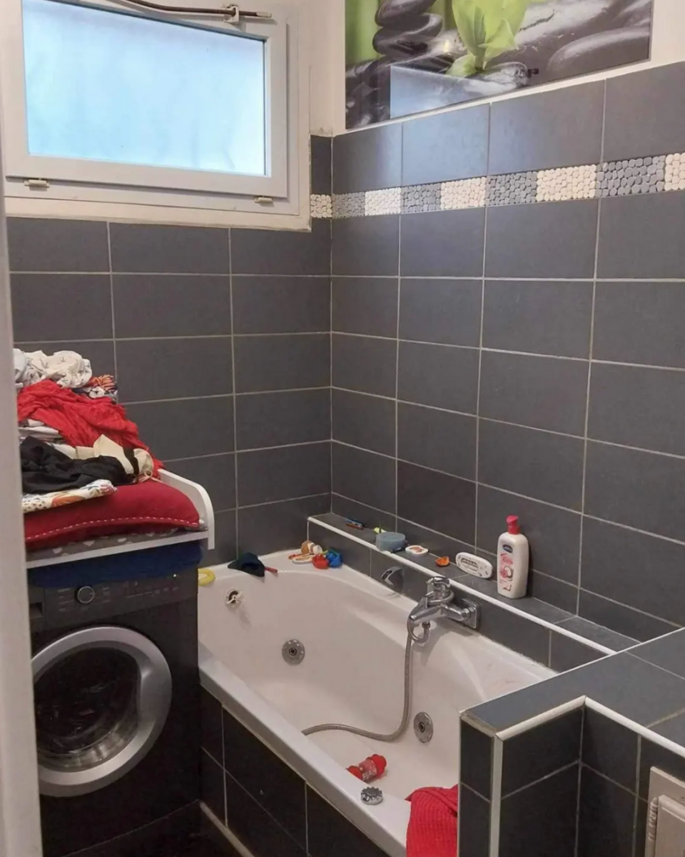 Baignoire transformée en douche à l'italienne