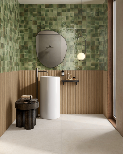 Salle de bain tendance avec sol en carrelage effet béton ciré à Sanary-sur-Mer près de Toulon