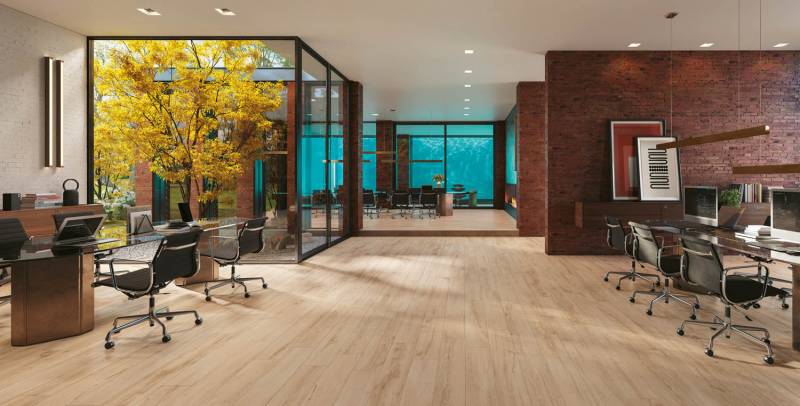 Carrelage intérieur aspect bois clair et naturel à Sanary sur Mer dans le Var