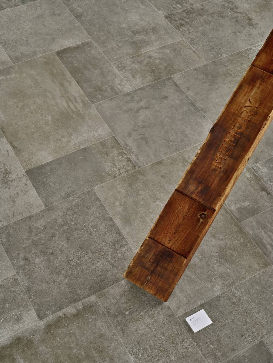 Sol moderne en carrelage grès cérame non émaillé et rectifié imitation pierre