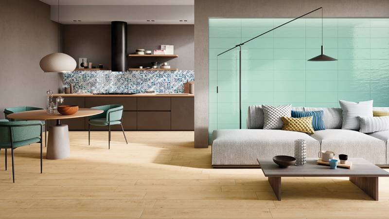 Carrelage imitation bois clair pour aménagement intérieur lumineux et chaleureux