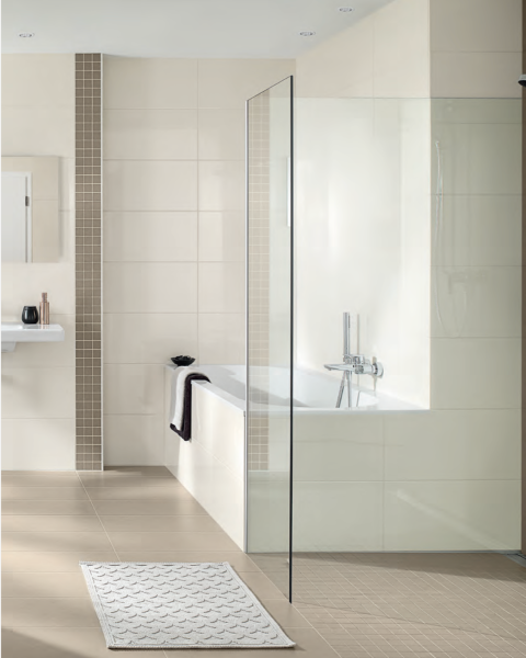 faïence de salle de bain beige à Flassans sur Issole près de Carnoules