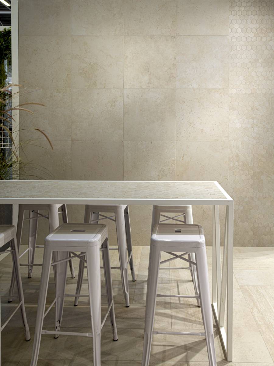 Carreau travertin gris et beige pour sol ou mur intérieur à Toulon